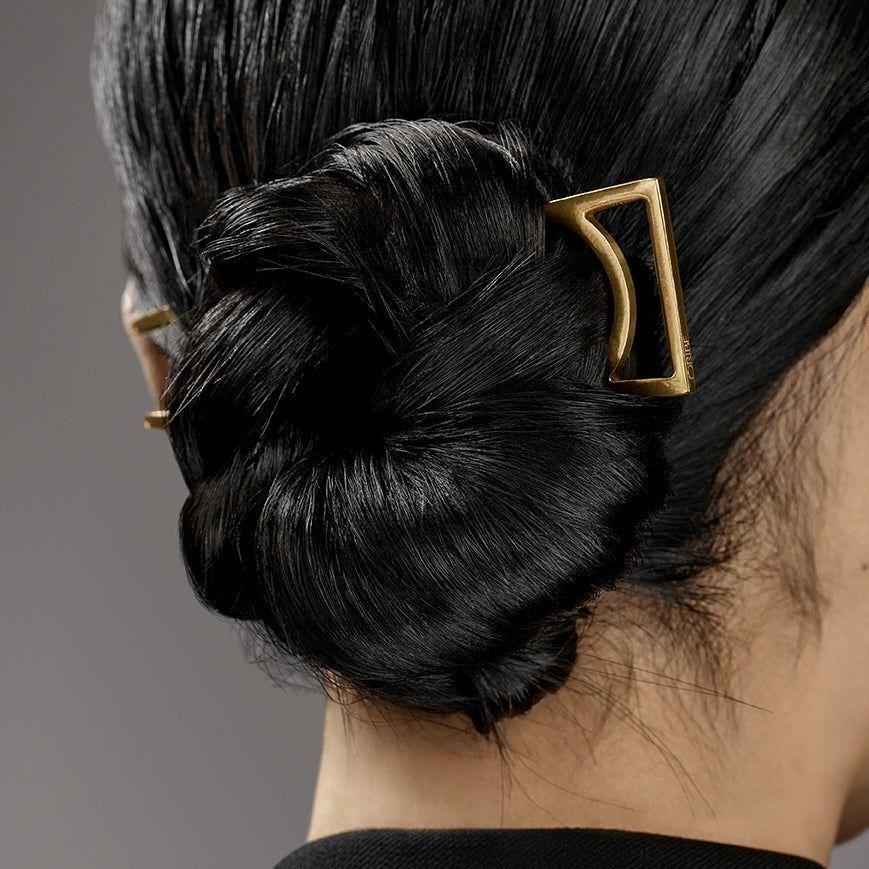 Oribe Superfine Hair Spray 300 ml - Pileggi on the Square Salon Powered by Gatto Salon Group